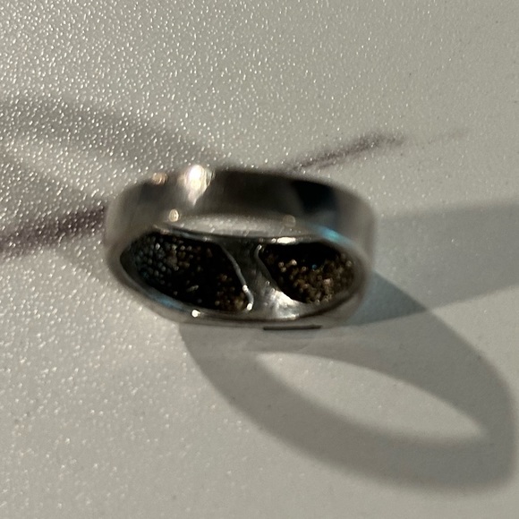 Silver Ring - Picture 2 of 2